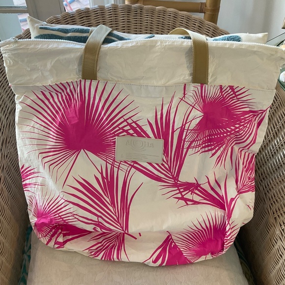 ALOHA Collection Day Tripper Day Palms Electric Neon Pink/White Bag - Picture 5 of 10